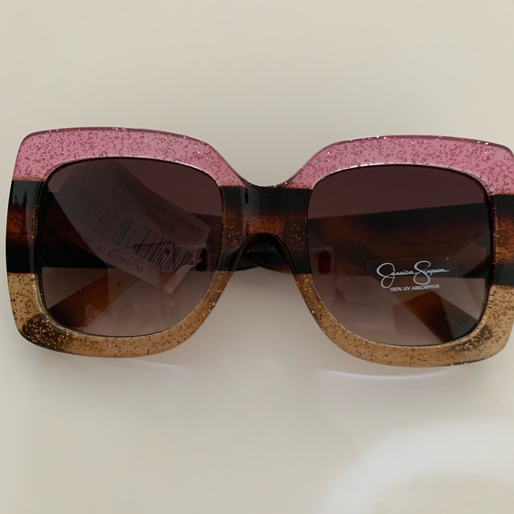 🆕Jessica Simpson Sunglasses NWT Very Trendy✨